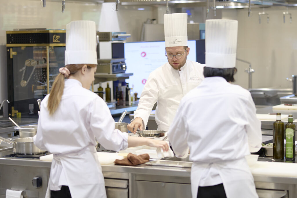 hands-on cooking class in Bangkok kitchen training